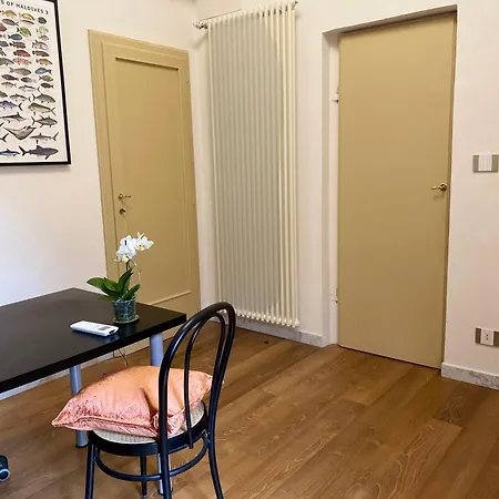 L'antica Casa Sui Lungarni Di Pisa