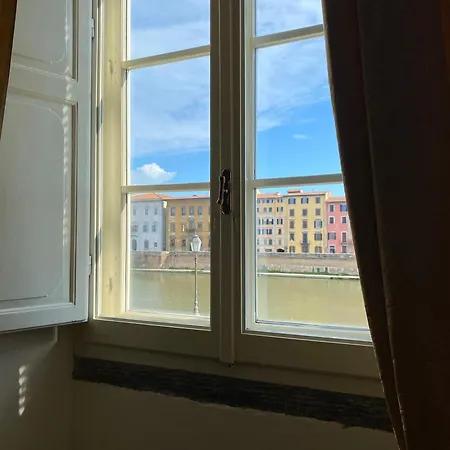 L'antica Casa Sui Lungarni Di