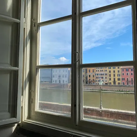 بيت ضيافة L'antica Casa Sui Lungarni Di *
