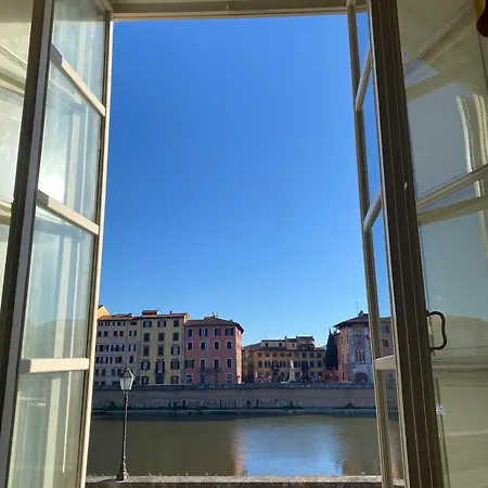بيت ضيافة L'antica Casa Sui Lungarni Di بيزا