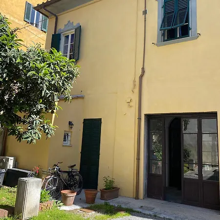 بيت ضيافة L'antica Casa Sui Lungarni Di