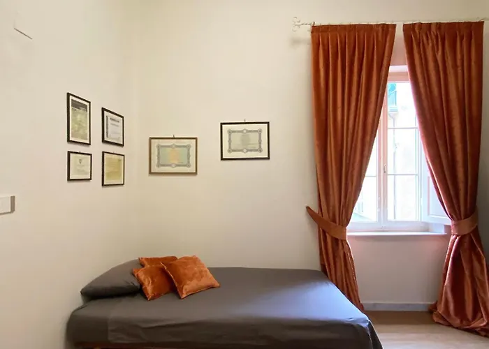 Penzion L'antica Casa Sui Lungarni Di 4*