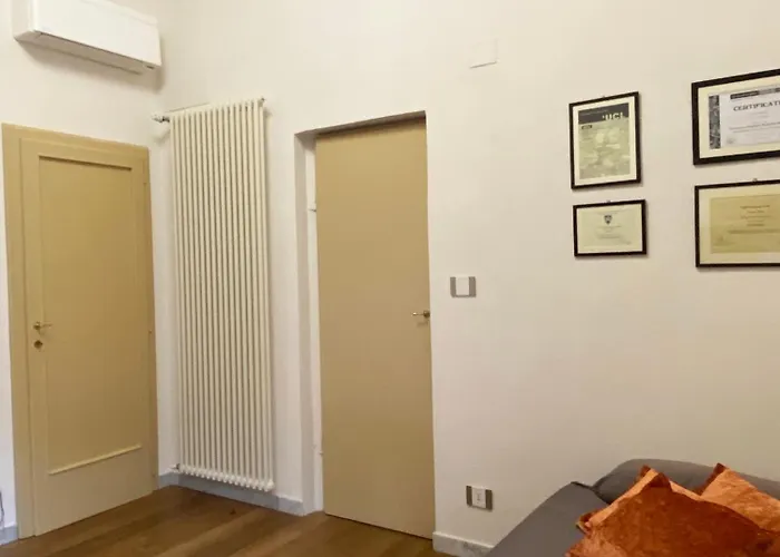 Penzion L'antica Casa Sui Lungarni Di 4*